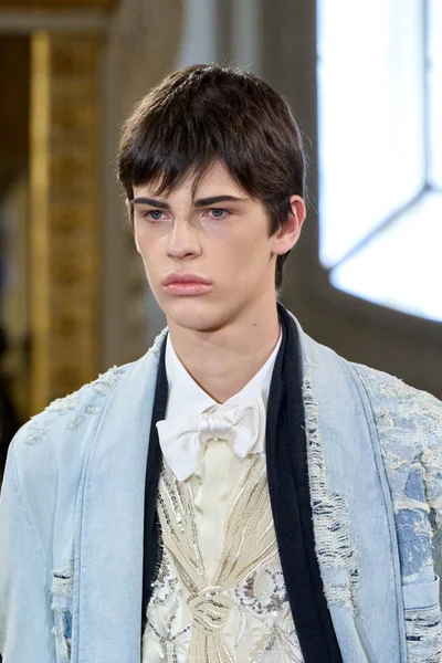 Look 22